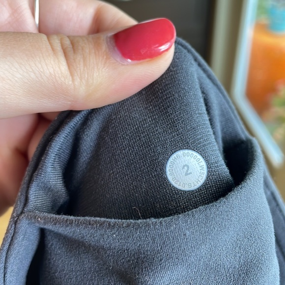 Lululemon Align Jogger *Track Stripe Size 2
Graphite Grey / Diamond Dye Pitch - Picture 3 of 3